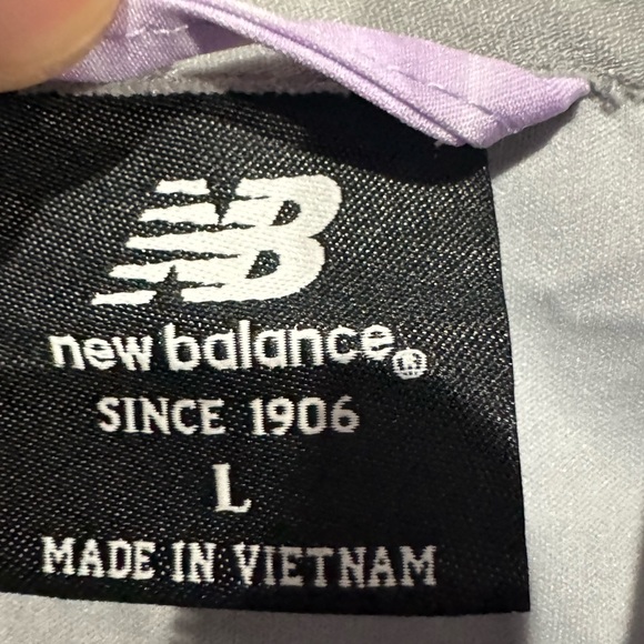 New balance women’s lavender all weather hooded jacket size large - Picture 4 of 8
